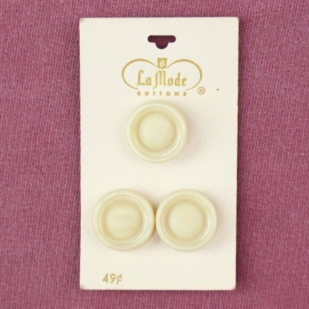 Vintage La Mode Buttons Original Card Clothing Project Sewing Size 30 3/4" Matte